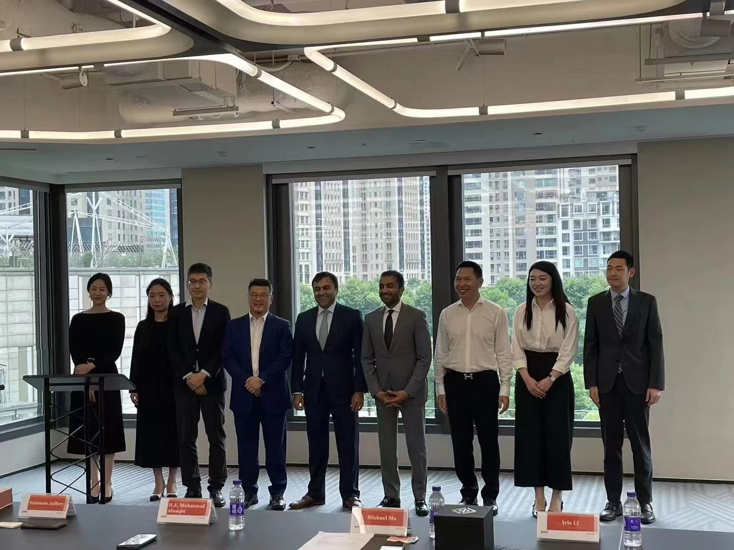 2025 年伦敦专业交流合影